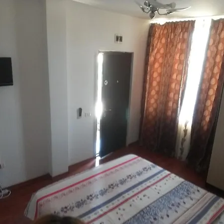 Vila Pozitiv בית הארחה