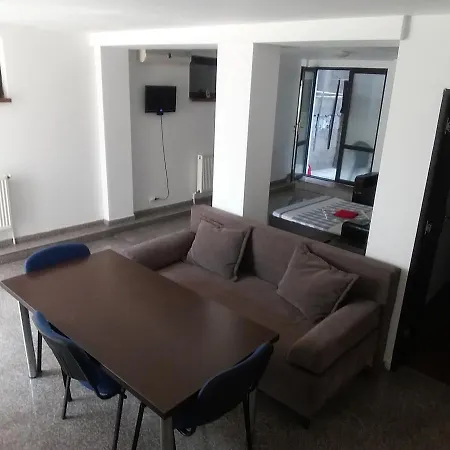 בית הארחה Vila Pozitiv